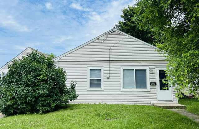 Charming 2-Bedroom Ranch with Modern Finishes & Attached Garage photos photos