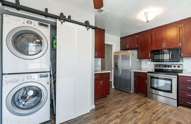 10386 Eve Way - 10386 Eve Way, Santee, CA 92071