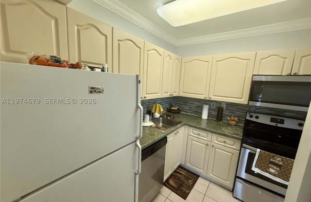 10413 N Kendall Dr Gallery 4