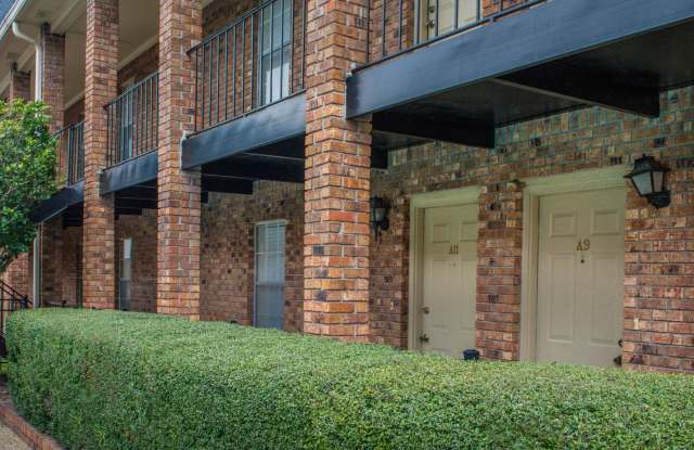 Hardy Manor Apartment Homes Gallery 3