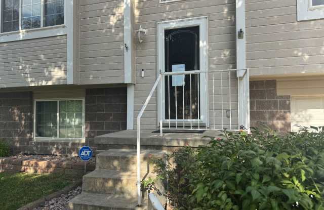 Private Rental with Elkhorn Schools, Walkout Basement & No Backyard Neighbors! Gallery 4