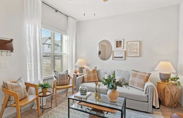 1102 Halsey Dr Gallery 3