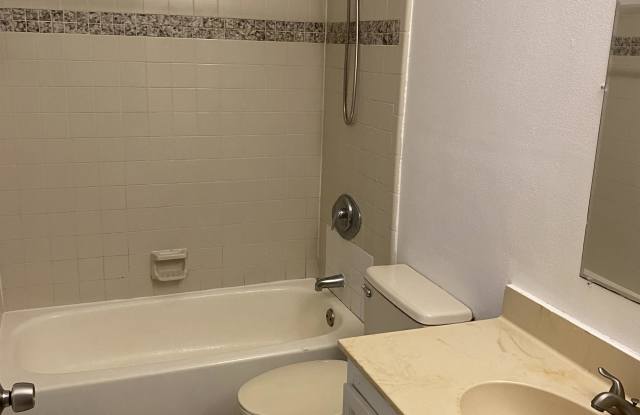 3988 VERSAILLES DR UNIT 3988C - 3988 Versailles Drive, Orlando, FL 32808 3988 VERSAILLES DR UNIT 3988C - 3988 Versailles Drive, Orlando, FL 32808