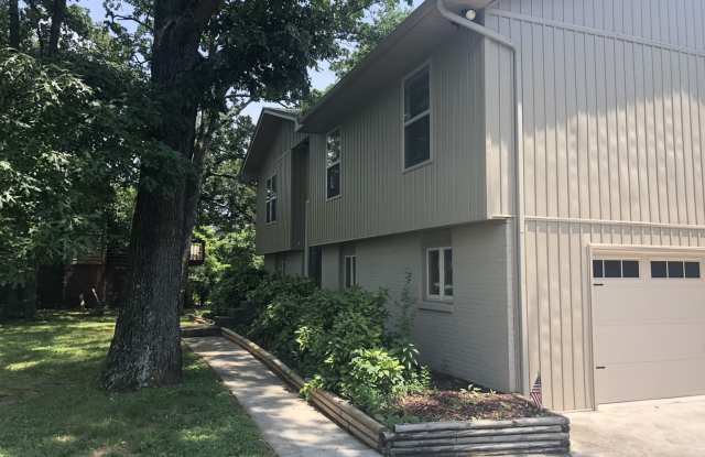 4 Bedroom - 3 Bath Home with a 2 car garage in Farragut photos photos