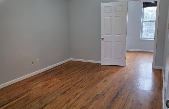 693 BERGEN AVE photos photos