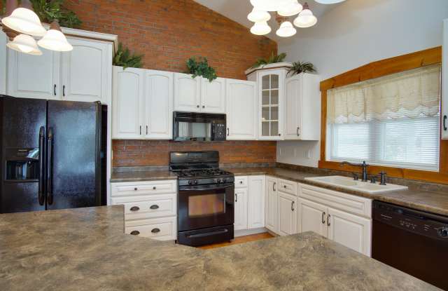 15265 Pusheta Road Gallery 3