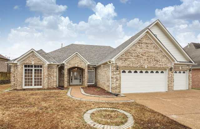 GORGEOUS 4 bed, 3.5 bath home near Macon and Lenow Road in Cordova. photos photos