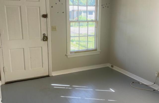 New Paint and Flooring, 1 Bedroom Bossier Home Gallery 3
