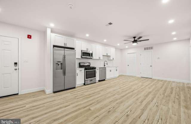 437-39 W GIRARD Avenue photos photos