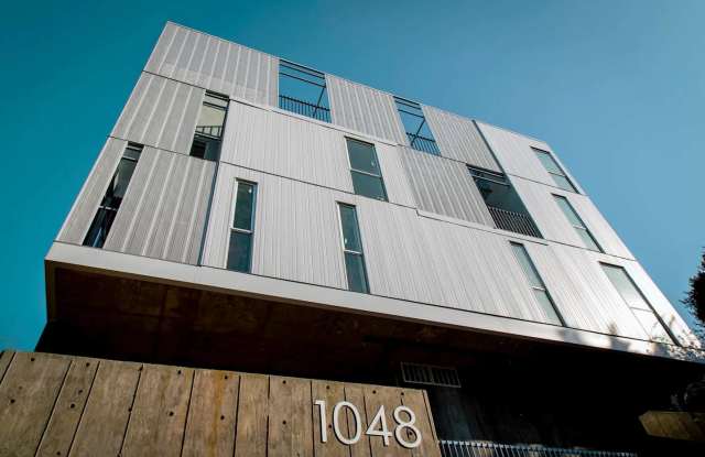 1048 Manzanita photos photos