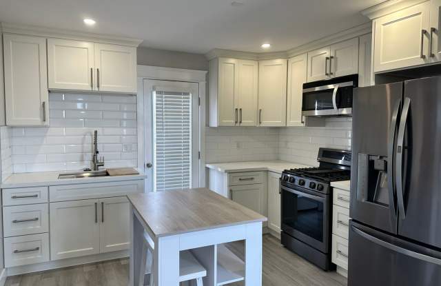 Remodeled 2bed/1 bath! Pets Ok! In-unit laundry! Gallery 3