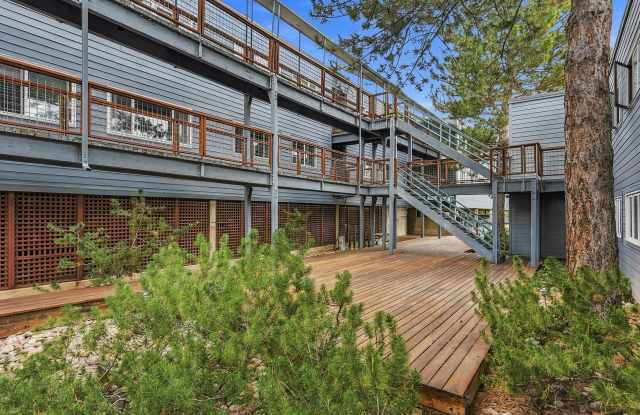 1592 Bradley Dr Gallery 2