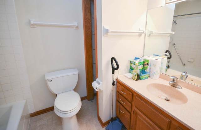 One Level Living in this 2br Townhome! photos photos