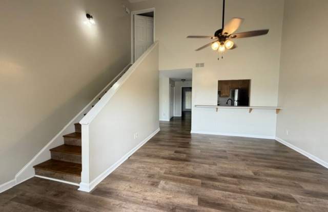 2 bed 2 bath duplex Gallery 3