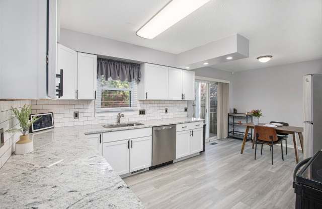 13346 Lake Pointe Blvd - 13346 Lake Point Boulevard, Wayne County, MI 48111