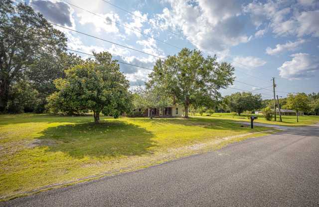 Move in ready 3 Bed 2 Bath Home in East Central School District! Gallery 3