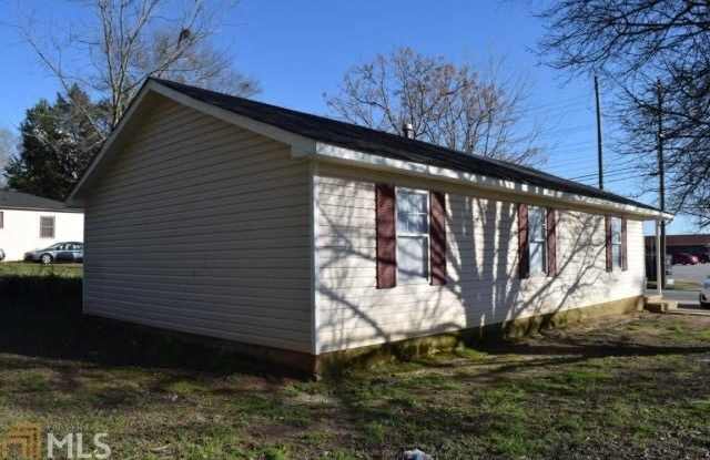 NEWNAN- 141 West Washington St 3 Bedroom 2 Bath photos photos