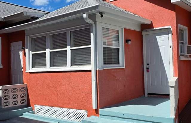 1 Bedroom / 1 Bath Apartment * HALF OFF 1ST MONTH'S RENT WITH 13 MONTH LEASE * photos photos
