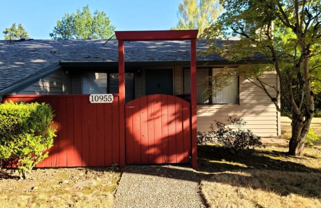 10955 SW 121st Ave - 10955 Southwest 121st Avenue, Tigard, OR 97223