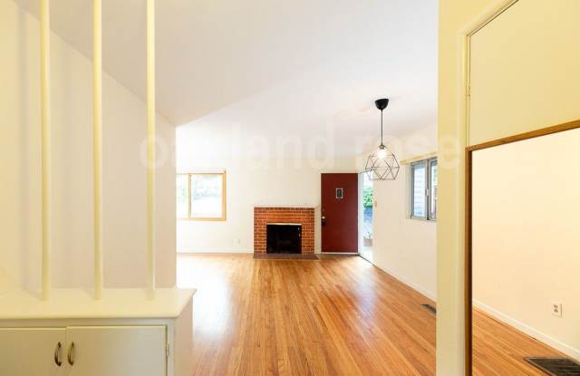 995 Rose Avenue Gallery 4