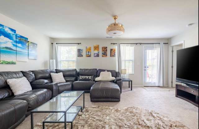 Room in 6 Bedroom Home at Skipjack Ln photos photos