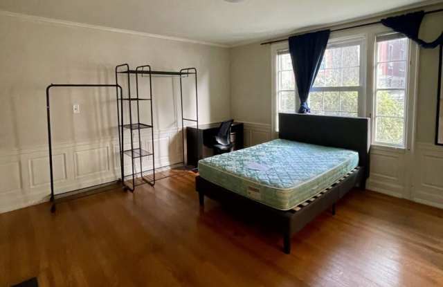 1860 Commonwealth Ave. Gallery 4