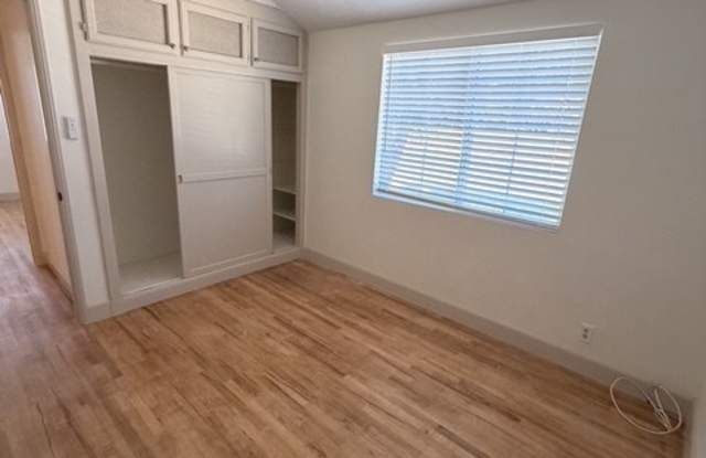 5418 Crebs Avenue Gallery 4