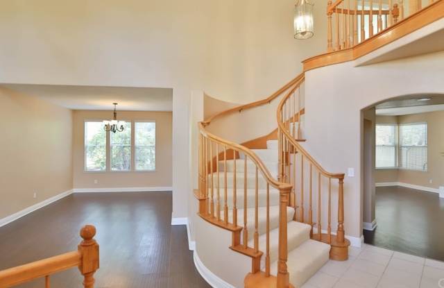 28 Sandbridge Gallery 2