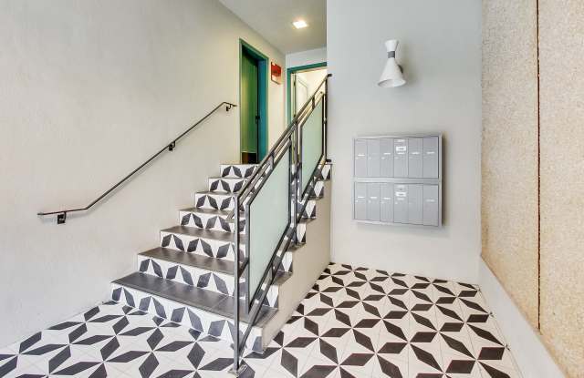 2240 LARKIN Street Gallery 3