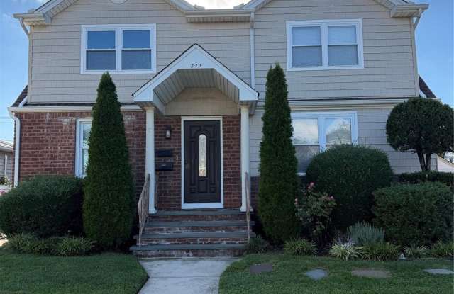 222 Colonial Avenue Gallery 1