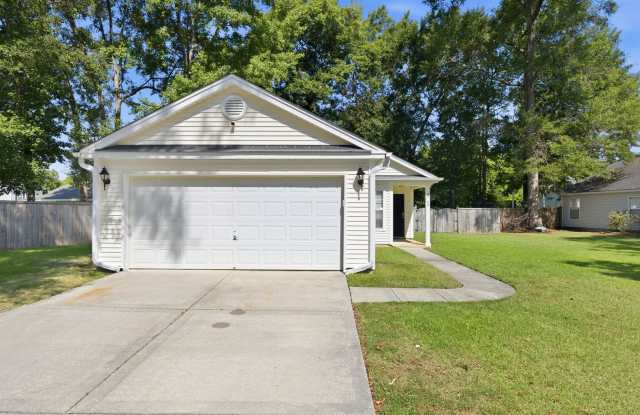 Comfortable 3BR Ranch with 2-Car Garage in Northwoods Pointe photos photos