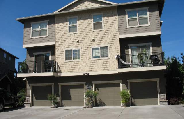 Beaverton Luxury Condo - Tanasbourne area photos photos