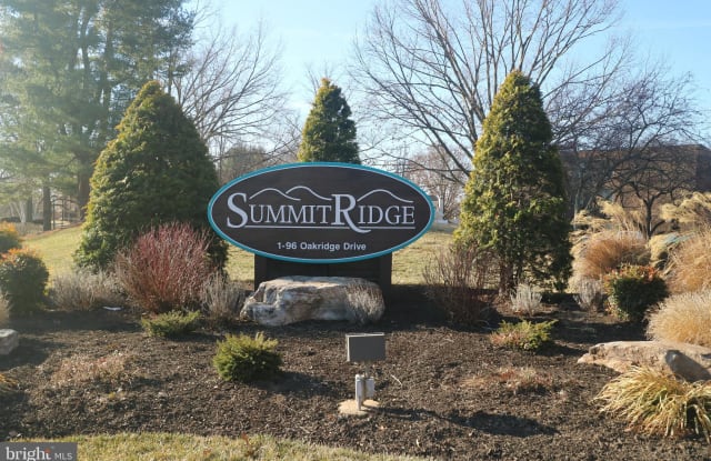 90 OAKRIDGE DRIVE - 90 Oakridge Dr, Bucks County, PA 19047