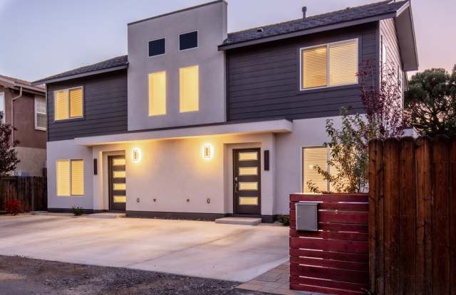 Contemporary Townhouse in Midtown Reno photos photos