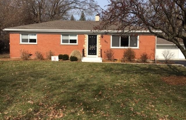 7922 W 88th St - 7922 88th Street, Hickory Hills, IL 60457