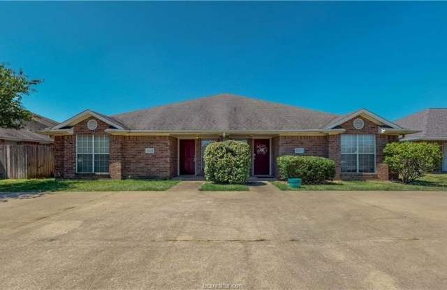 1005 Crepe Myrtle Court photos photos