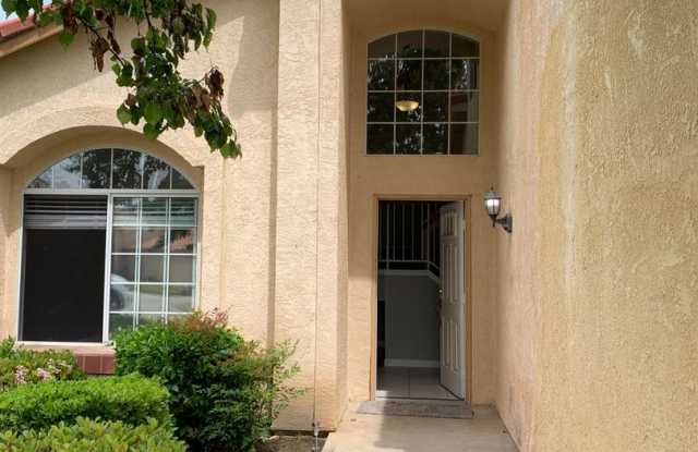 10408 Walnut Creek -3 bed 2.5 bath - SW Bakersfield - Ready for Mid March Move In Gallery 1