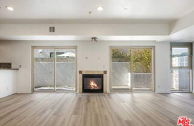 823 North Martel Avenue Gallery 4
