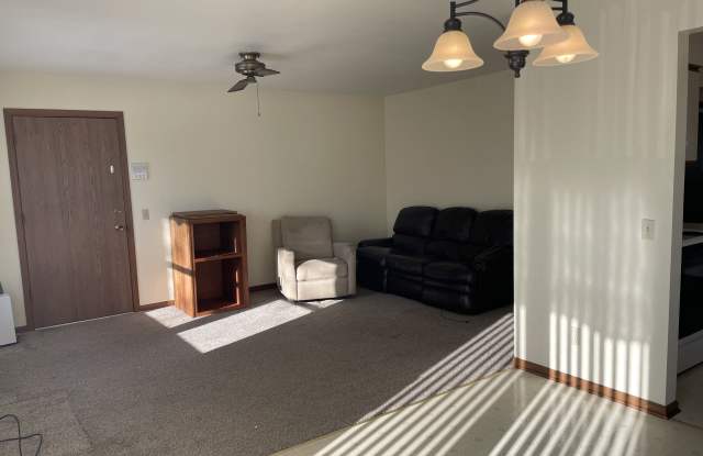 300 Shane Ct Gallery 3
