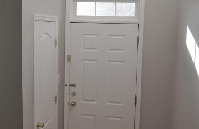 42523 MAGELLAN SQ Gallery 3