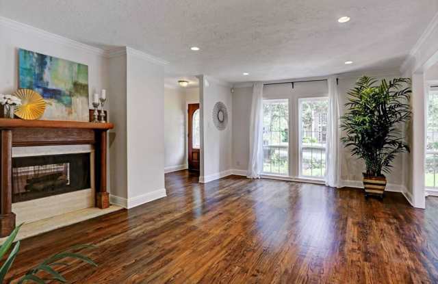 2722 Sunset Boulevard Gallery 4