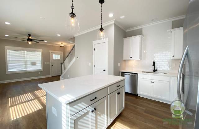 310 Gower Street Unit B Gallery 4