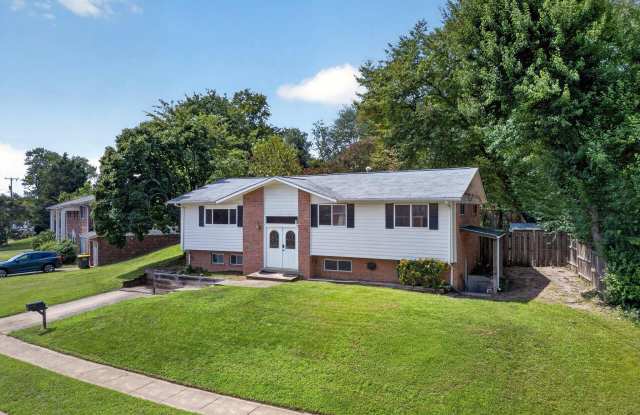 8110 SPRINGFIELD VILLAGE Drive Gallery 2