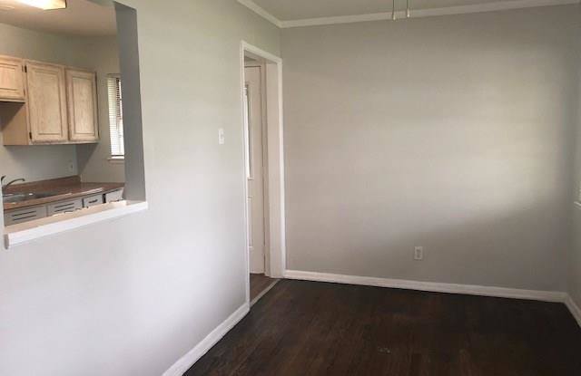 1612 Dent Street Gallery 2
