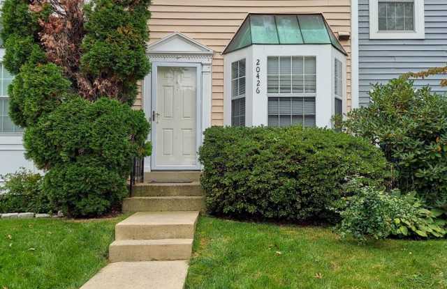 Beautiful 2BR 2BA Townhouse in Germantown for November Move-In! photos photos