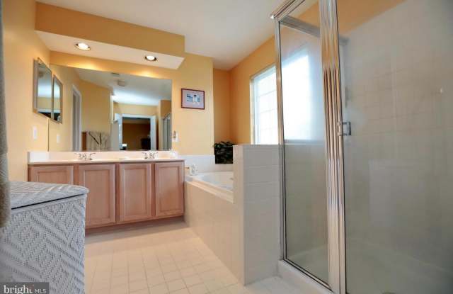 2524 Goldenrod Court Gallery 3