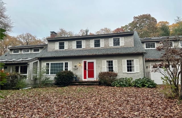 160 Woodbine Road - 160 Woodbine Road, Wakefield-Peacedale, RI 02879