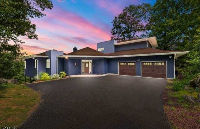 163 Hillcrest Dr Gallery 2