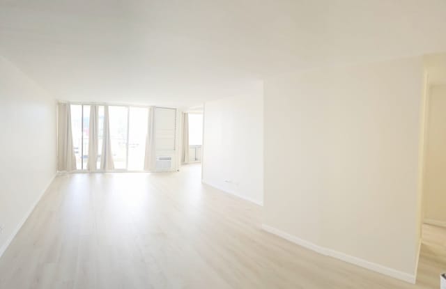 Stunning Newly Renovated 2BR/2BA Condo in Waikiki with Ocean & Mountain Views Gallery 4