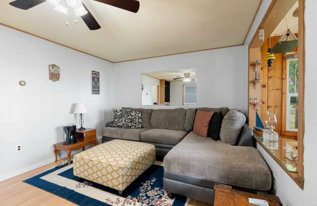 5284 Samers Bay Road photos photos